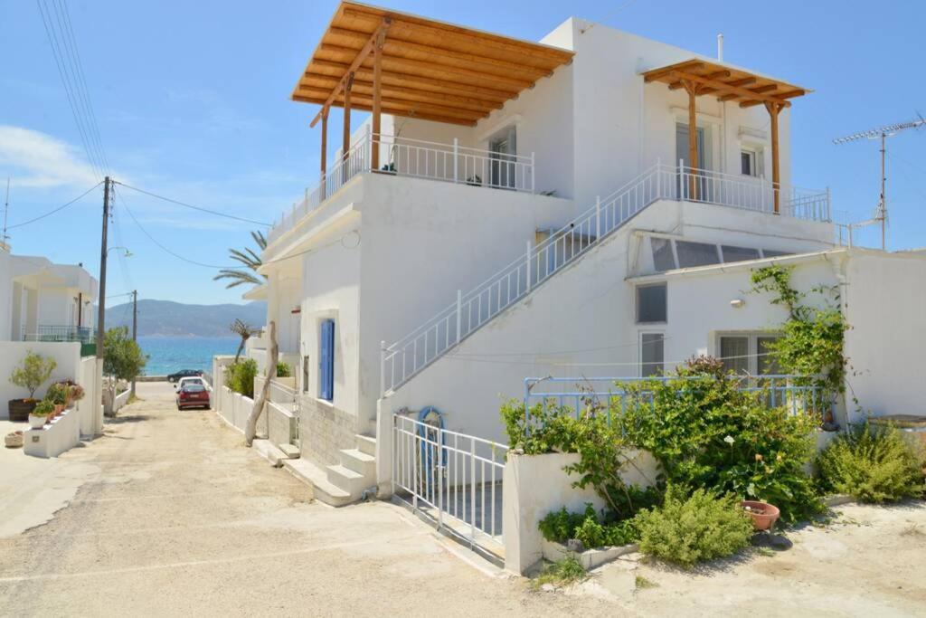 Esperos Seaside Suite In Adamas, Milos Екстер'єр фото